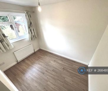 3 bedroom semi-detached house to rent - Photo 6