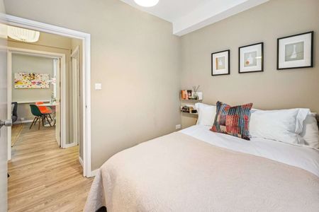 A well-presented one bedroom apartment - Photo 3