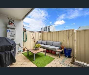 1/52 Kent Street, Rockingham, WA 6168 - Photo 5