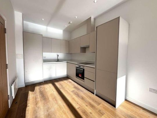 Lakeside West, Lakeside Close, Staines-upon-thames, Surrey, TW18 - Photo 1