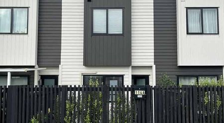 Great location 2 Bedroom Townhouse in Whenuapai - Photo 2