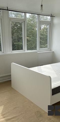 Duplex apartment offering size, quality & location - Photo 1
