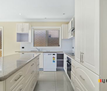 Four bedroom family home - Photo 5