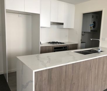 Modern two bedroom unit - 20% below market rent - Photo 1