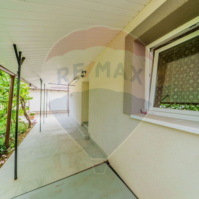 Casă cu doua camere de închiriat în zona Parneava - Photo 1