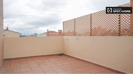 madrid, Community of Madrid 28053 - Photo 2