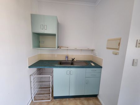 OVER 55 UNIT IN ANDERGROVE - Photo 3