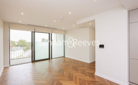 2 Bedroom flat to rent in Saxon House, Kings Road Park, SW6 - Photo 2