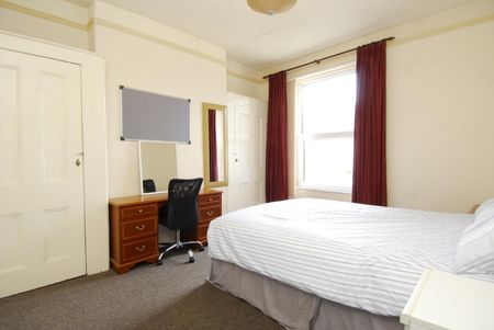 Sea View Avenue, Plymouth - Photo 2