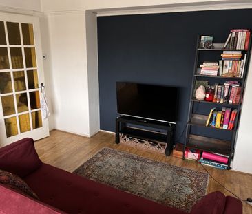 Room in a Shared Flat, Wavertree Court, SW2 - Photo 1