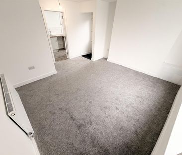 House - Semi-Detached For Rent Ystrad Road, Pentre - Photo 4