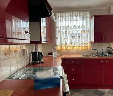 3 bedroom semi-detached house to rent - Photo 6