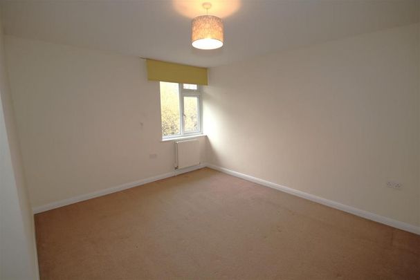 3 bedroom end of terrace house to rent - Photo 1