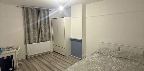 Room in a Shared Flat, Norwood Road, SE24 - Photo 2
