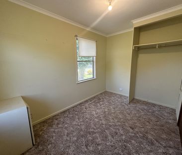 12 Cameron Avenue, SHEPPARTON VIC 3630 - Photo 2