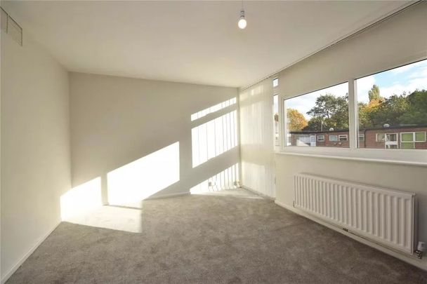 2 Bed Flat, Grove Court, LS6 - Photo 1
