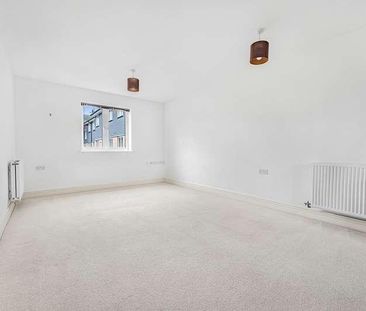 Bowes Road, Staines, TW18 - Photo 5