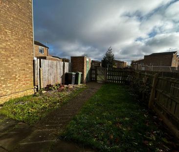 2 bedroom end of terrace house to rent - Photo 2