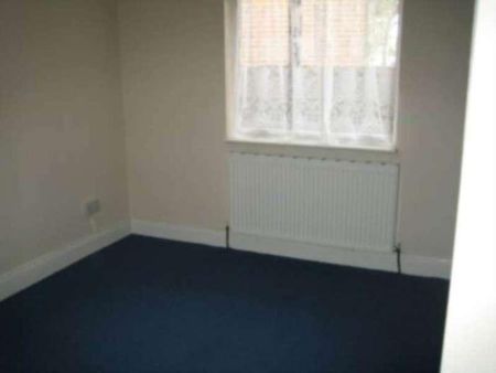 Katherine Road, East Ham, E6 - Photo 4