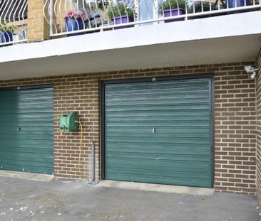 3 bedroom flat to rent - Photo 6