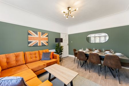 5 Bed Detached House, South Road, SE23 - Photo 3