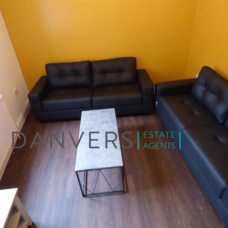 5 bedroom detached house to rent - Photo 1