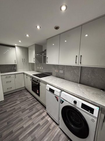flat 4 66 Victoria Road, Leeds, LS6 1DL - Photo 2