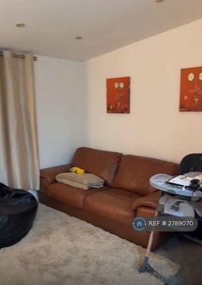 4 bedroom terraced house to rent - Photo 1