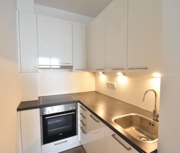 Komfortable 2 - Zimmer Wohnung mit Fernblick | Loggia | ab sofort - Photo 5