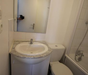 À LOUER – Studio avec MISE A DISPOSITION DU MOBILIER de 19 m², Rue ... - Photo 4