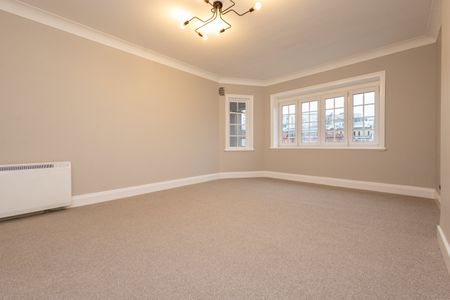 4 bed flat to rent in Richmond Hill, Bournemouth, BH2 - Photo 4