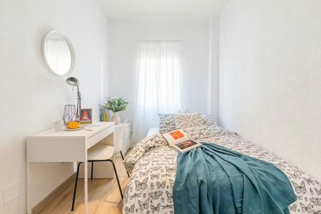 Calle de Dolores, Madrid, Community of Madrid 28039 - Foto 2