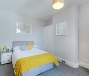 Harlestone Road Room 5 - Photo 1