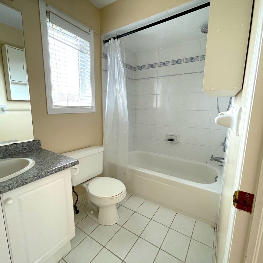 For Lease - 2136 Golden Orchard Trail, Oakville, Ontario - Photo 1