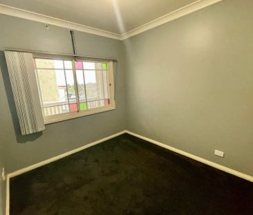 Two Bedroom Apartment In Convenient Location! - Photo 1