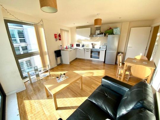 2 bedroom flat to rent - Photo 1