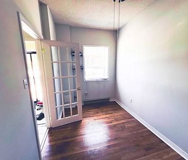 ROOMMATE WANTED: 1BR available in sunny 2BR by Harbord Village - Photo 4