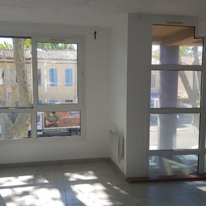 STUDIO AVEC CHAMBRE SALON DE PROVENCE - Photo 2