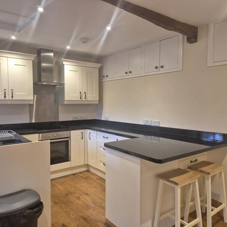 2 bedroom barn conversion to rent - Photo 1