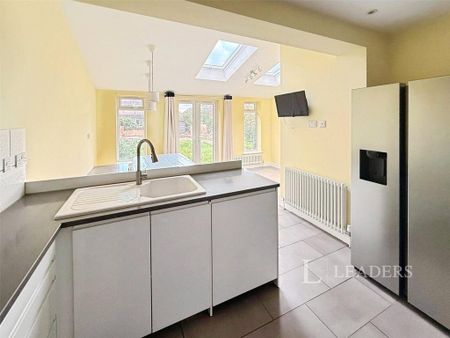3 bedroom semi-detached house to rent - Photo 4