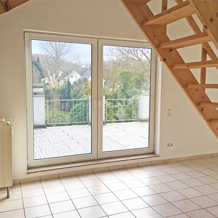 Dachgeschosswohnung mit Extras! - Photo 1