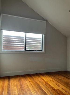 2 Bedroom Townhouse - 3 minute walk to tram stop! - Photo 1