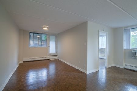4800 Maisonneuve Blvd W - Photo 2