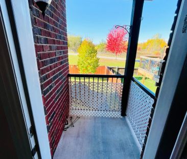 996 Booth Avenue #(Upper) - Photo 6