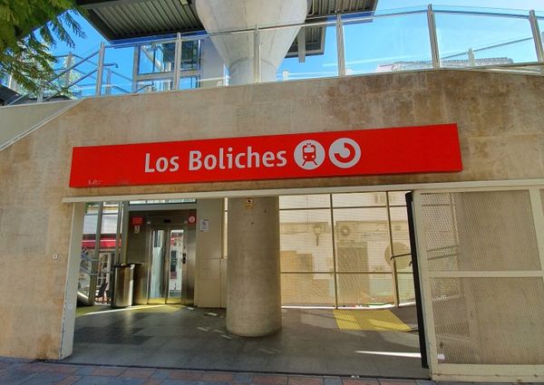 Ref 17200 – ** Seasonal Rental** **Available from OCTOBER 1st. until APRIL 30th 2027** In the heart of Los Boliches, Fuengirola