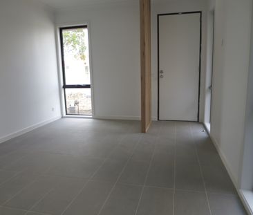 5B McMillan Street, Clayton VIC 3168 - Townhouse For Rent | Domain - Photo 6