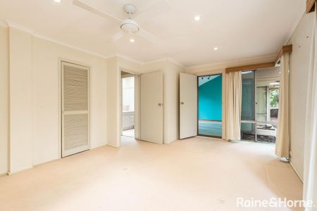 Unique home close to Flinders Uni - Photo 3