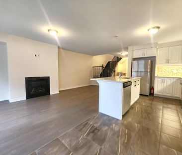 For Lease - 209 Hartsmere Drive, Stittsville - Munster - Richmond, ... - Photo 2