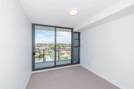 Modern One-Bedroom Apartment in the Heart of Coorparoo - Photo 3