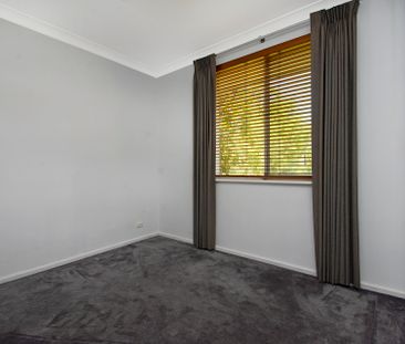 Charming Guildford Home - Photo 6